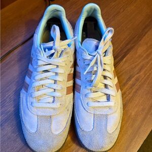 adidas Samba Sneakers in Gray and neutral